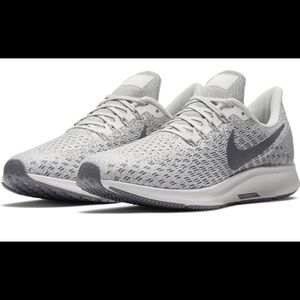 Nike Pegasus 35 size 8 in women’s